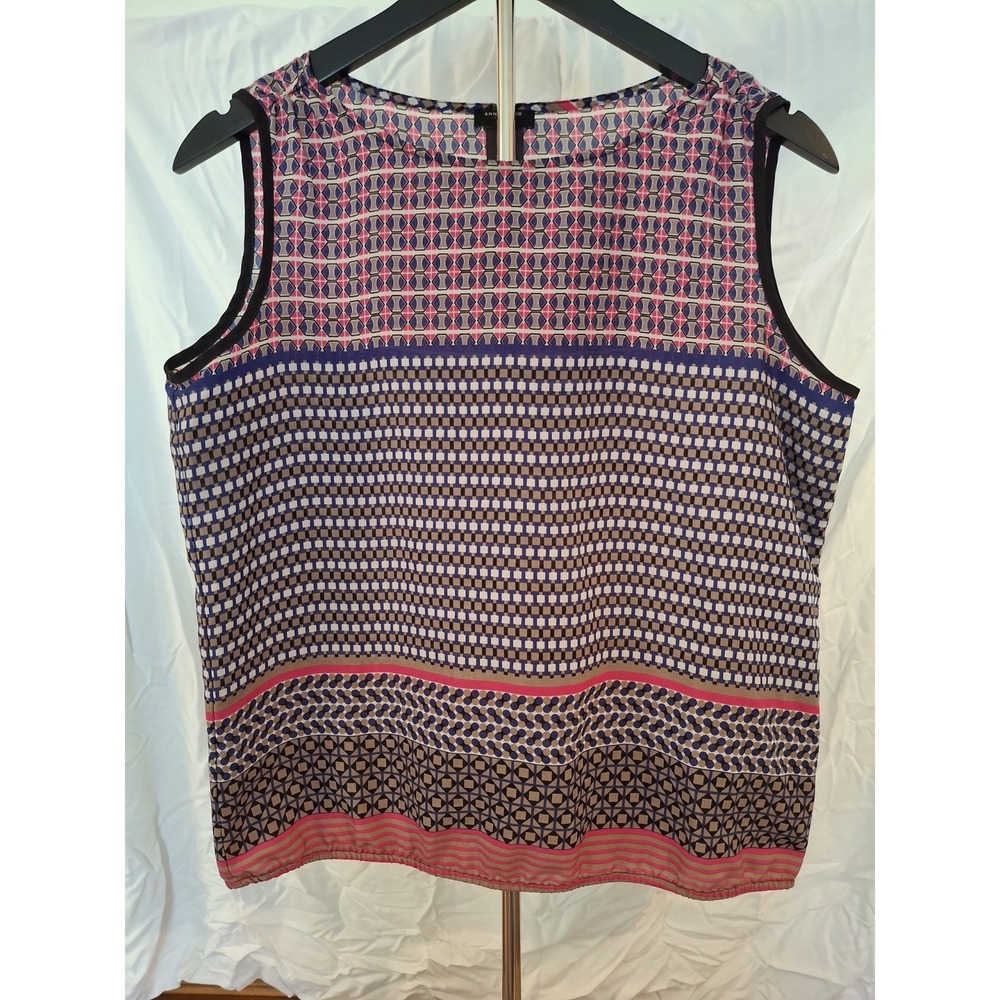 Womans Ann Taylor Sleeveless Multicolor Blouse. Size Medium Petite.